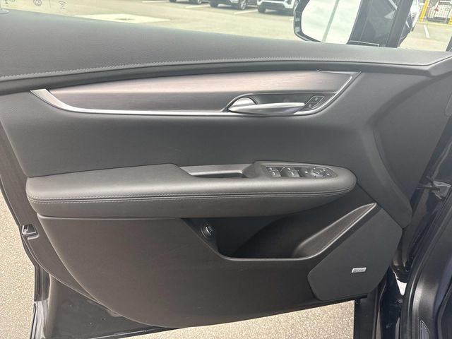 Certified 2024 Cadillac XT5 Luxury w/ LPO, Floor Liner Package AWD/4WD image 14