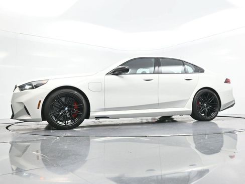 Used 2025 BMW M5 w/ Carbon Package AWD/4WD image 53