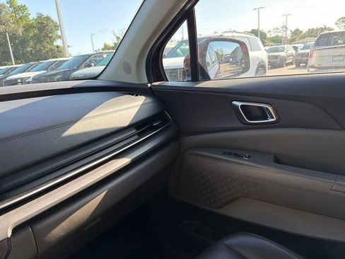 Certified 2025 Kia Carnival EX FWD image 17