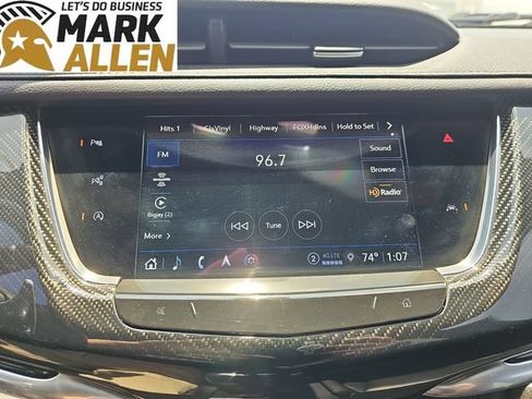Used 2023 Cadillac XT6 Sport w/ Technology Package AWD/4WD image 13