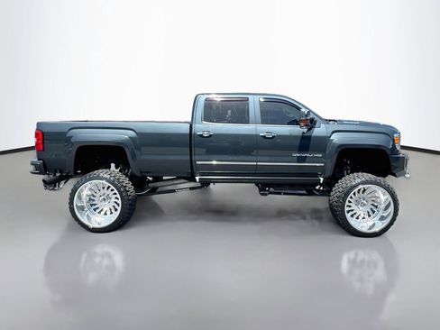 Used 2018 GMC Sierra 3500 Denali w/ Duramax Plus Package AWD/4WD image 4