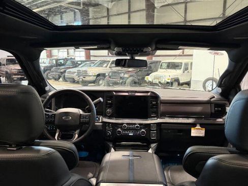 Used 2026 Ford F450 Platinum w/ FX4 Off-Road Package image 19