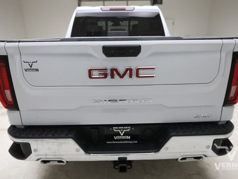 New 2026 GMC Sierra 1500 SLT w/ SLT Premium Package AWD/4WD image 4