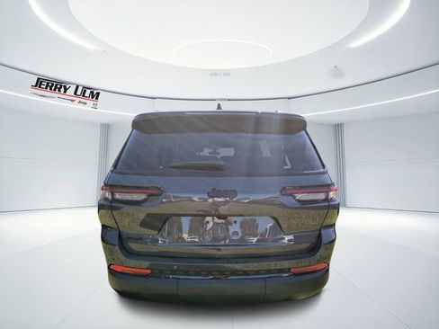New 2025 Jeep Grand Cherokee L Laredo AWD/4WD image 4