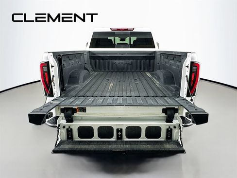 Used 2024 GMC Sierra 3500 AT4 w/ AT4 Premium Plus Package AWD/4WD image 11