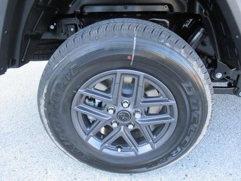 New 2026 Jeep Gladiator Sport AWD/4WD image 7