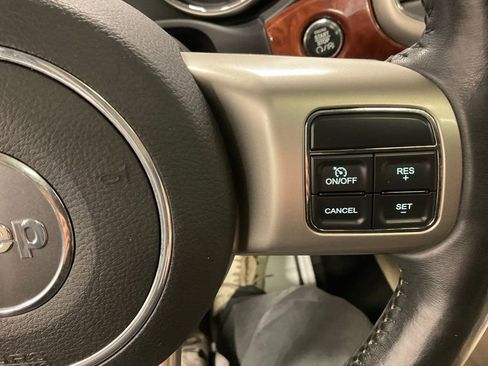 Used 2011 Jeep Grand Cherokee Limited w/ Trailer Tow Group IV image 15