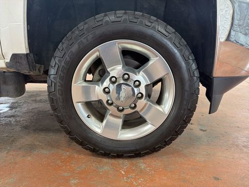 Used 2016 Chevrolet Silverado 2500 LTZ w/ Duramax Plus Package AWD/4WD image 8