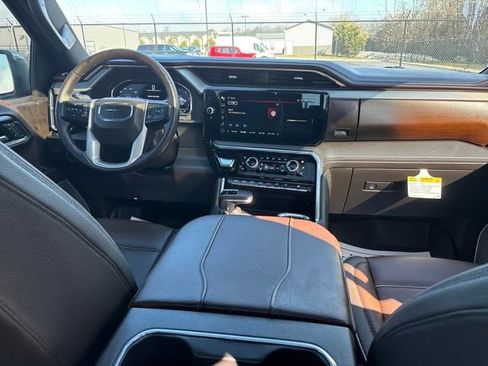 Used 2024 GMC Sierra 1500 Denali w/ Technology Package image 9