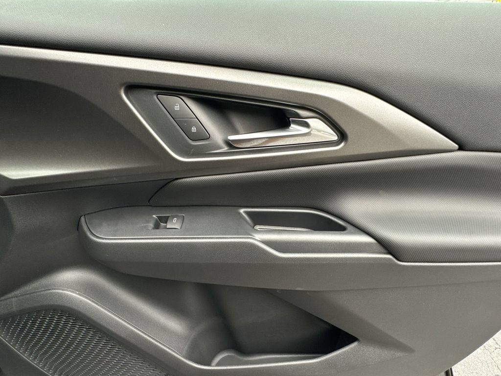 New 2026 Chevrolet Equinox EV LT FWD image 31