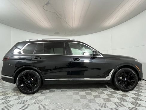 Used 2024 BMW X7 xDrive40i w/ Premium Package image 8