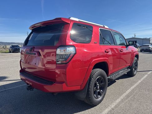Used 2018 Toyota 4Runner SR5 image 6