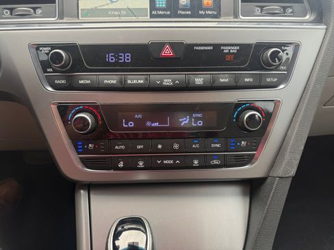 Used 2016 Hyundai Sonata Limited w/ Option Group 04 FWD image 19