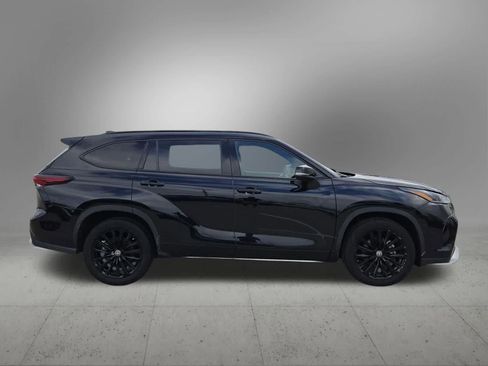 Used 2025 Toyota Highlander XSE AWD/4WD image 9
