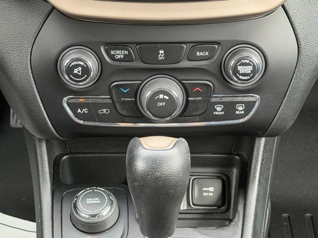 Used 2015 Jeep Cherokee Latitude AWD/4WD image 27