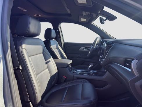 Used 2023 Chevrolet Traverse LT w/ LT Premium Package image 15