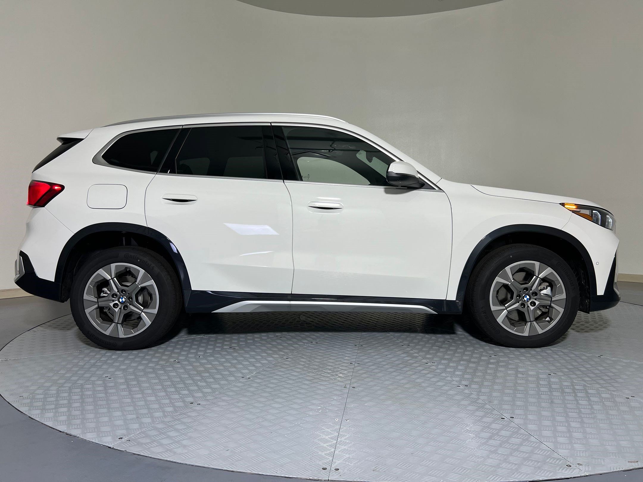 Used 2026 BMW X1 xDrive28i w/ Technology Package AWD/4WD image 8