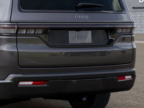 New 2026 Jeep Grand Wagoneer 4WD image 13