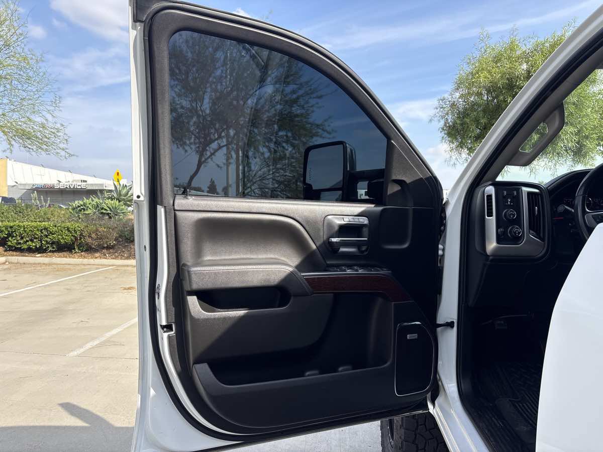 Used 2018 GMC Sierra 2500 SLT w/ Duramax Plus Package AWD/4WD image 18