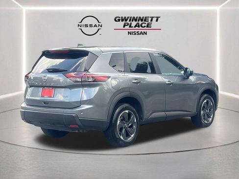 Used 2025 Nissan Rogue SV AWD/4WD image 24