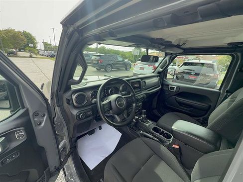 Used 2022 Jeep Wrangler Unlimited Sport AWD/4WD image 13