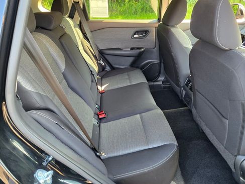 Used 2023 Nissan Rogue SV FWD image 10