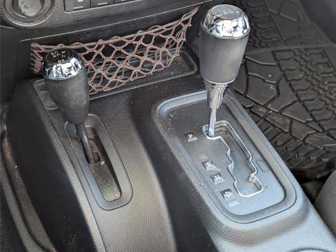 Used 2012 Jeep Wrangler Arctic image 19