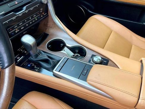 Used 2022 Lexus RX 350L Premium w/ Premium Package image 16