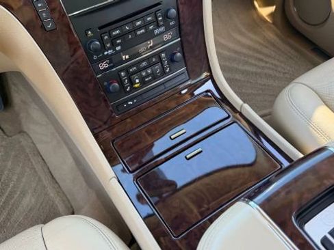 Used 2012 Cadillac Escalade Luxury image 40
