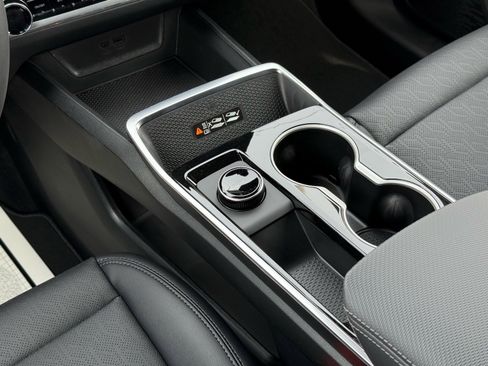 New 2026 Chevrolet Equinox LT image 18