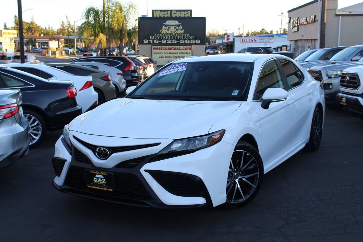Used 2022 Toyota Camry SE w/ Carpet Mat Package (TMS) FWD image 42