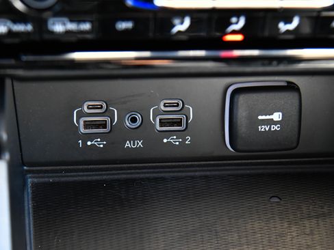 Used 2024 Jeep Grand Cherokee L Limited w/ Luxury Tech Group II image 33