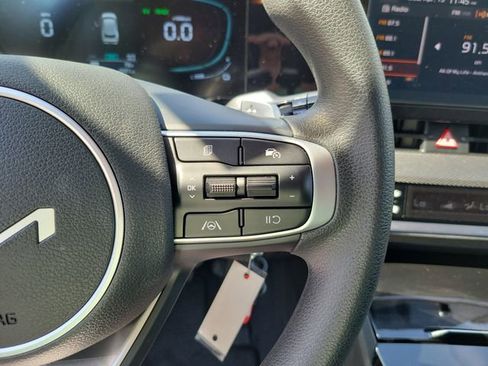 Certified 2025 Kia Sportage LX FWD image 16