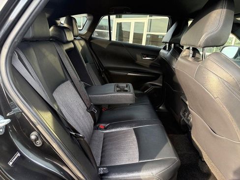 Used 2021 Toyota Venza XLE image 12