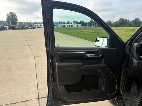 Used 2023 Chevrolet Silverado 1500 LT AWD/4WD image 10