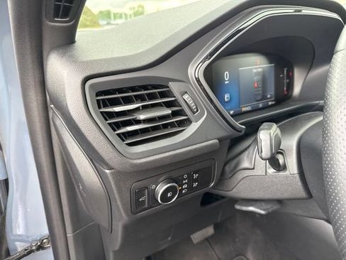 Used 2025 Ford Escape ST-Line Select AWD/4WD image 14