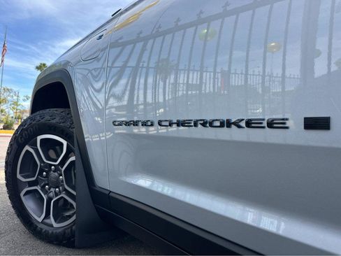 Used 2022 Jeep Grand Cherokee Trailhawk w/ Advanced Protech Group II image 46