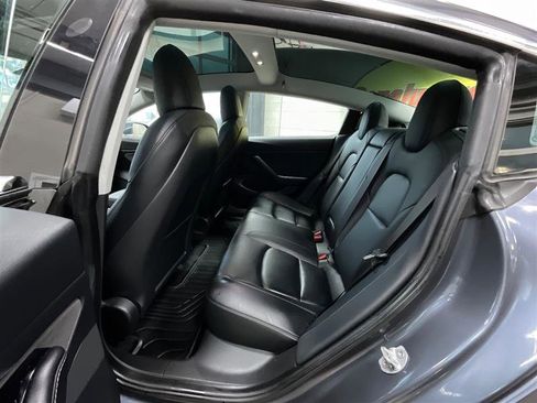 Used 2020 Tesla Model 3 Long Range image 18