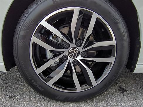 New 2026 Volkswagen Jetta SE image 22