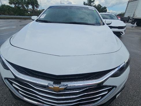 Used 2019 Chevrolet Malibu LT w/ Driver Confidence Package II FWD image 3