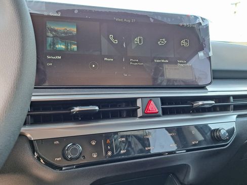 New 2025 Kia Sorento LX image 10