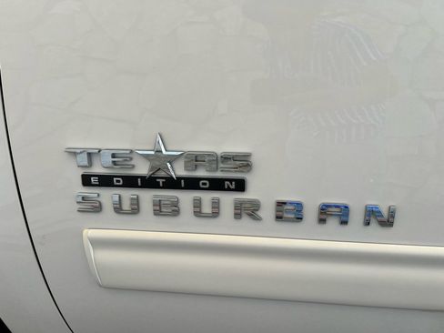 Used 2012 Chevrolet Suburban LT w/ Texas Edition RWD image 20