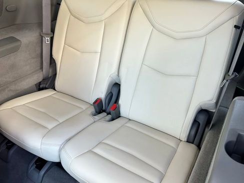 Used 2020 Cadillac XT6 Premium Luxury image 17