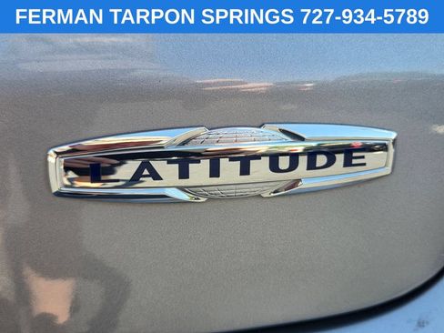 Used 2024 Jeep Compass Latitude AWD/4WD image 17