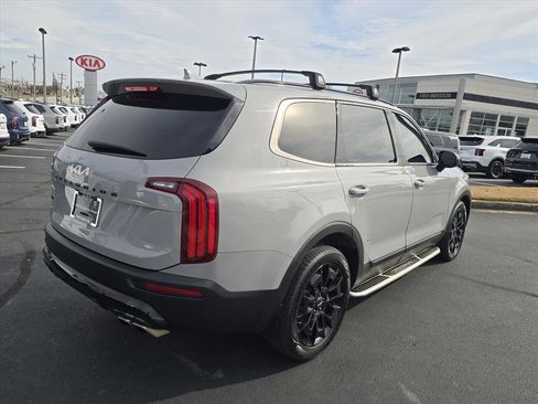 Used 2022 Kia Telluride EX w/ EX Premium Package image 3