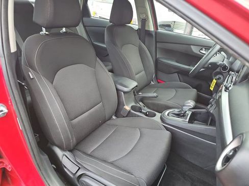 Used 2021 Kia Forte LXS FWD image 4