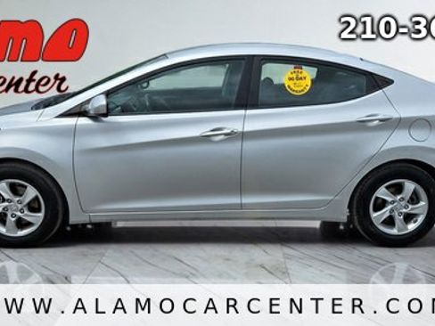 Used 2014 Hyundai Elantra SE image 2