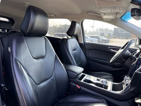 Used 2022 Ford Edge Titanium image 19