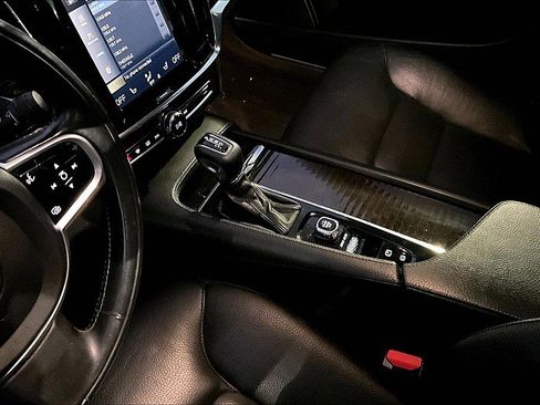 Used 2018 Volvo S90 T5 Momentum w/ Momentum Plus Package image 14