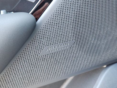 New 2026 Land Rover Range Rover Velar Dynamic SE image 23